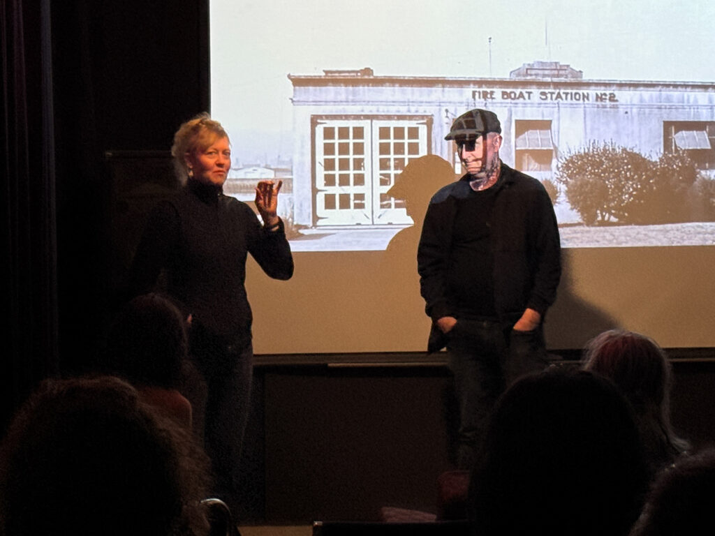 Q&A Photo